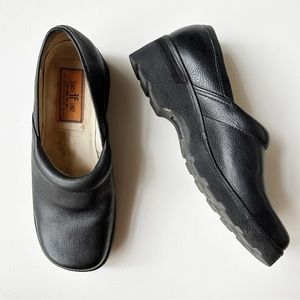 Frye Scout Slip On Clogs Square Toe Black Leather 7.5